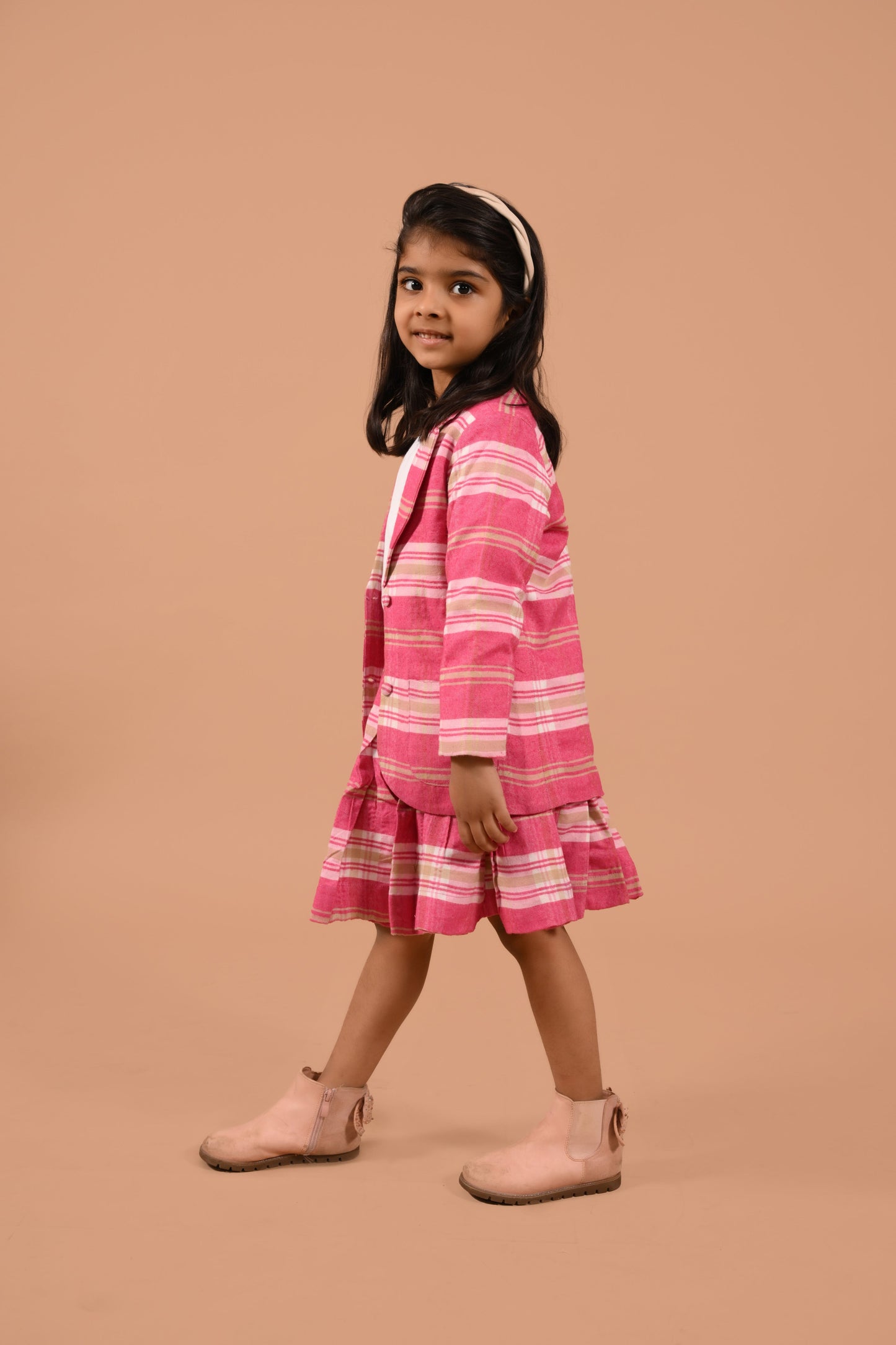 CHECKED BLAZER AND SKIRT