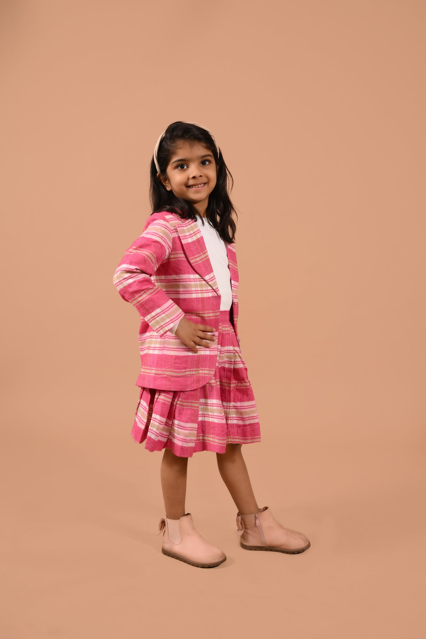 CHECKED BLAZER AND SKIRT